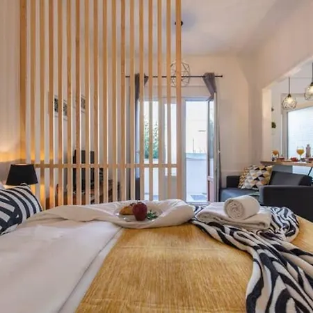 Amazing With Terrace And Ac Appartement