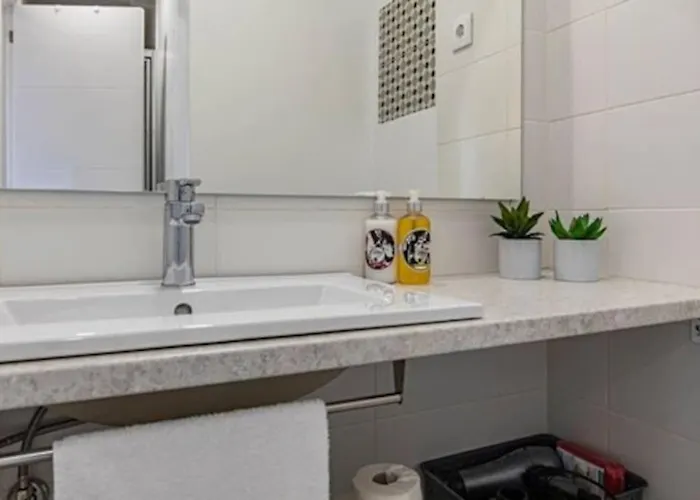 Amazing With Terrace And Ac Apartamento